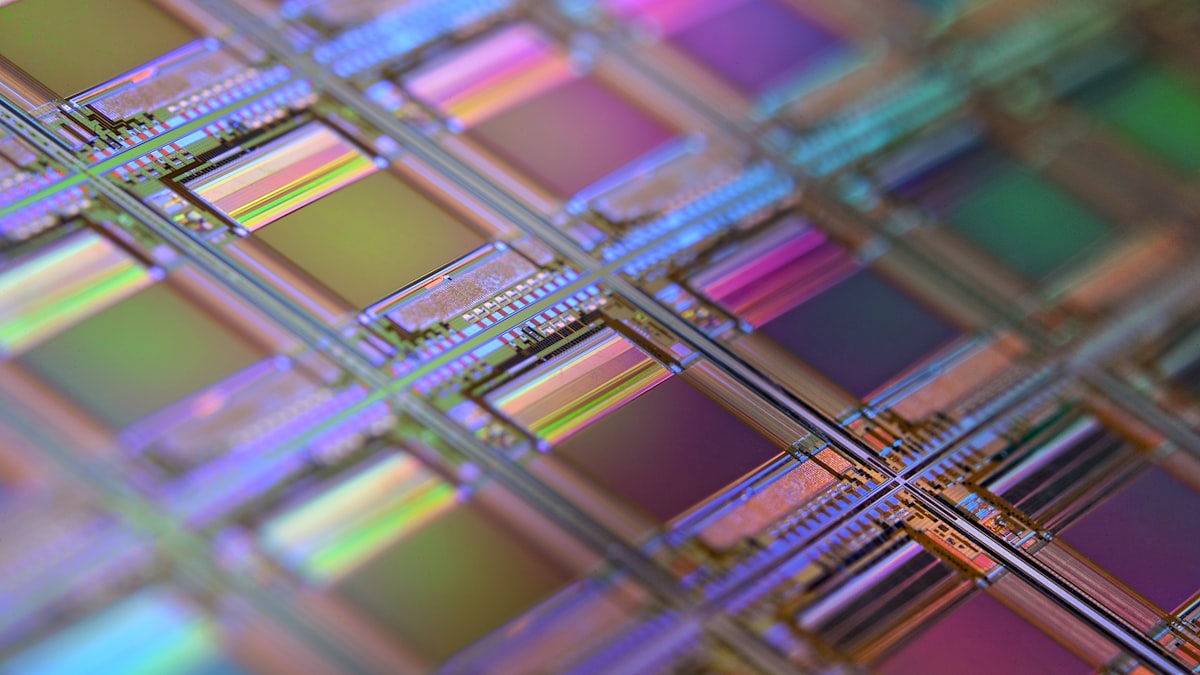 De machines van ASML zijn onmisbaar voor het maken van de allernieuwste chips die AI en moderne technologie aandrijven.
